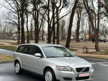 Авто Volvo V50 2009 № 7130901