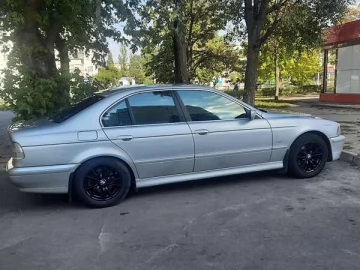 Авто BMW 5 Series 1999 № 7136036