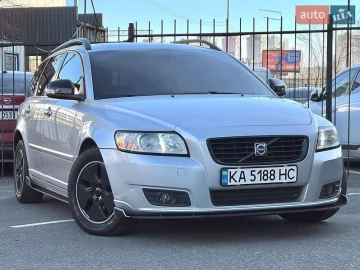 Авто Volvo V50 2009 № 7136498
