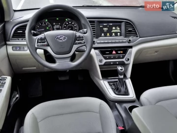 Авто Hyundai Elantra 2017 № 7142519