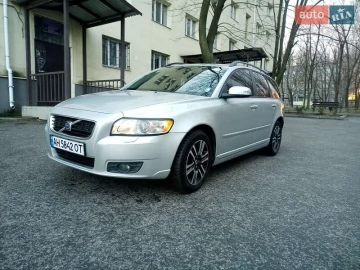 Авто Volvo V50 2008 № 7145623