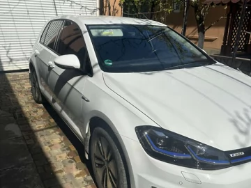 Авто Volkswagen E-Golf 2020 № 7149248