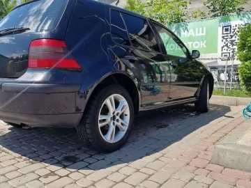 Авто Volkswagen Golf 2000 № 7150255