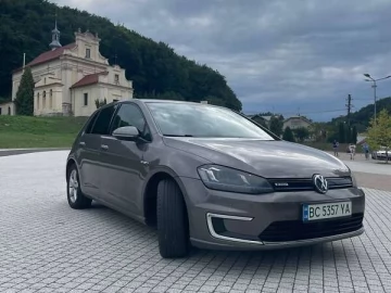 Авто Volkswagen E-Golf 2014 № 7155351