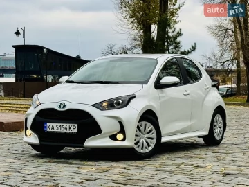 Авто Toyota Yaris 2023 № 7156191