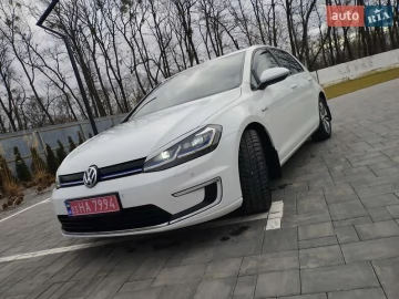 Авто Volkswagen E-Golf 2017 № 7160314