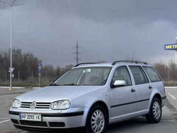 Авто Volkswagen Golf 2000 № 7173051