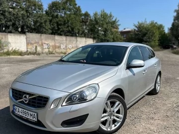 Авто Volvo V60 2012 № 7191138