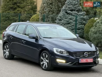 Авто Volvo V60 2014 № 7194043