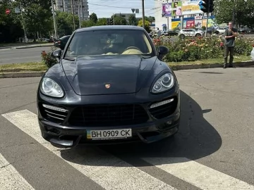 Авто Porsche Cayenne 2011 № 7194609