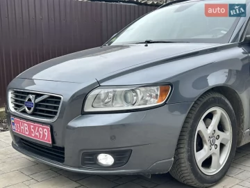 Авто Volvo V50 2011 № 7207075