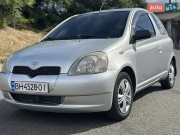 Авто Toyota Yaris 2000 № 7207399