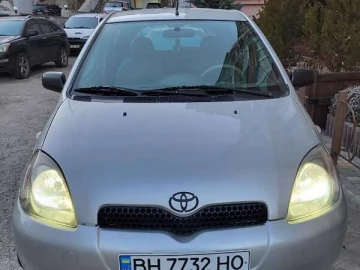 Авто Toyota Yaris 2000 № 7212584