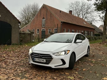 Авто Hyundai Elantra 2018 № 7217941