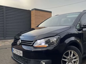 Авто Volkswagen Touran 2011 № 7229335