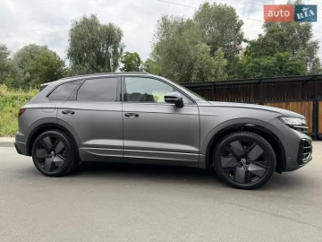 Авто Volkswagen Touareg 2024 № 7233846