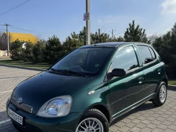 Авто Toyota Yaris 2000 № 7233950