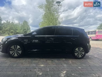 Авто Volkswagen E-Golf 2015 № 7238896
