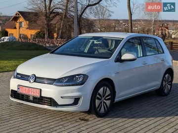 Авто Volkswagen E-Golf 2015 № 7242839
