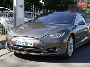 Авто Tesla Model S 2015 № 7247335