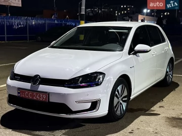 Авто Volkswagen E-Golf 2015 № 7248071