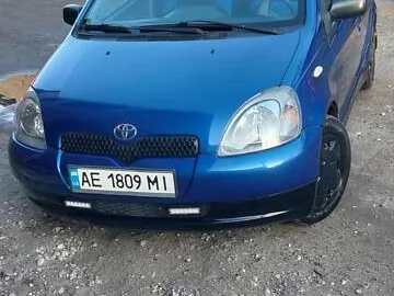 Авто Toyota Yaris 2002 № 7253191