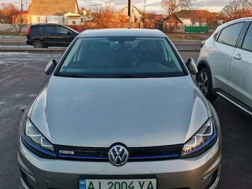 Авто Volkswagen E-Golf 2016 № 7257192