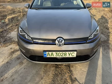 Авто Volkswagen E-Golf 2015 № 7259842