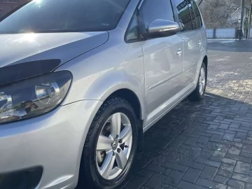 Авто Volkswagen Touran 2010 № 7259856