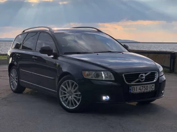 Авто Volvo V50 2010 № 7271701