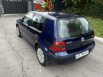 Авто Volkswagen Golf 2000 № 7276346