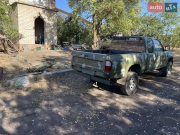 Авто Toyota Hilux 2001 № 7279113