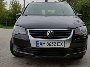 Авто Volkswagen Touran 2010 № 7281254