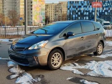 Авто Toyota Prius V 2011 № 7288086