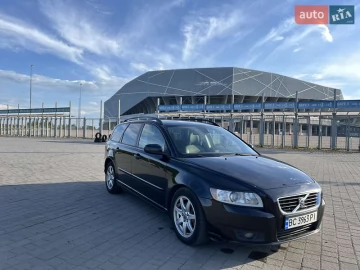 Авто Volvo V50 2008 № 7295543