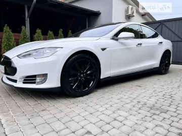 Авто Tesla Model S 2015 № 7296115