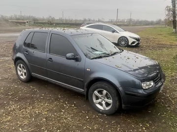 Авто Volkswagen Golf 2000 № 7298475