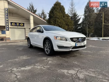 Авто Volvo V60 Cross Country 2015 № 7299077