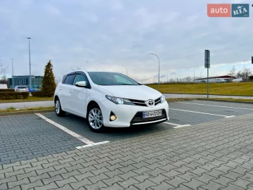 Авто Toyota Auris 2013 № 7300141