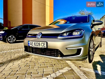 Авто Volkswagen E-Golf 2015 № 7301046