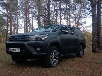 Авто Toyota Hilux 2017 № 7303937