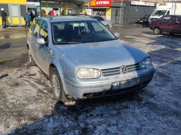 Авто Volkswagen Golf 2004 № 7304763