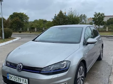 Авто Volkswagen E-Golf 2015 № 7305800