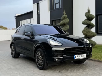Авто Porsche Cayenne 2016 № 7308200