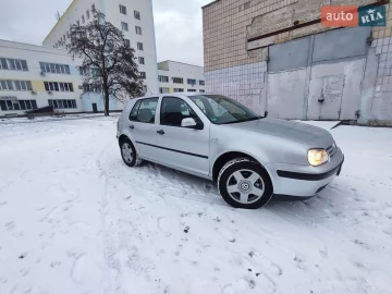 Авто Volkswagen Golf 2001 № 7311911