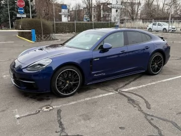 Авто Porsche Panamera 2020 № 7316088