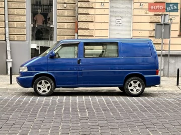 Авто Volkswagen Transporter 2000 № 7317296