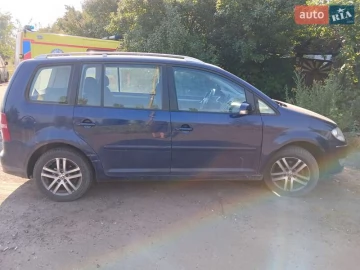 Авто Volkswagen Touran 2007 № 7318075