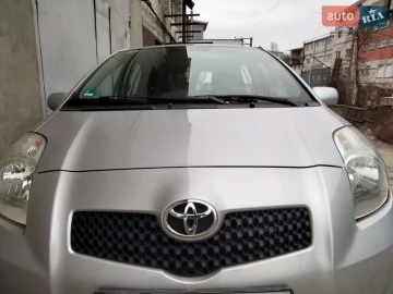 Авто Toyota Yaris 2007 № 7323330