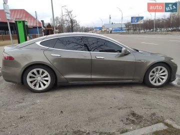 Авто Tesla Model S 2015 № 7323503